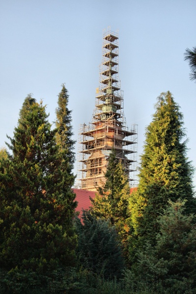 Datei:Einrüstung des Turmes.JPG